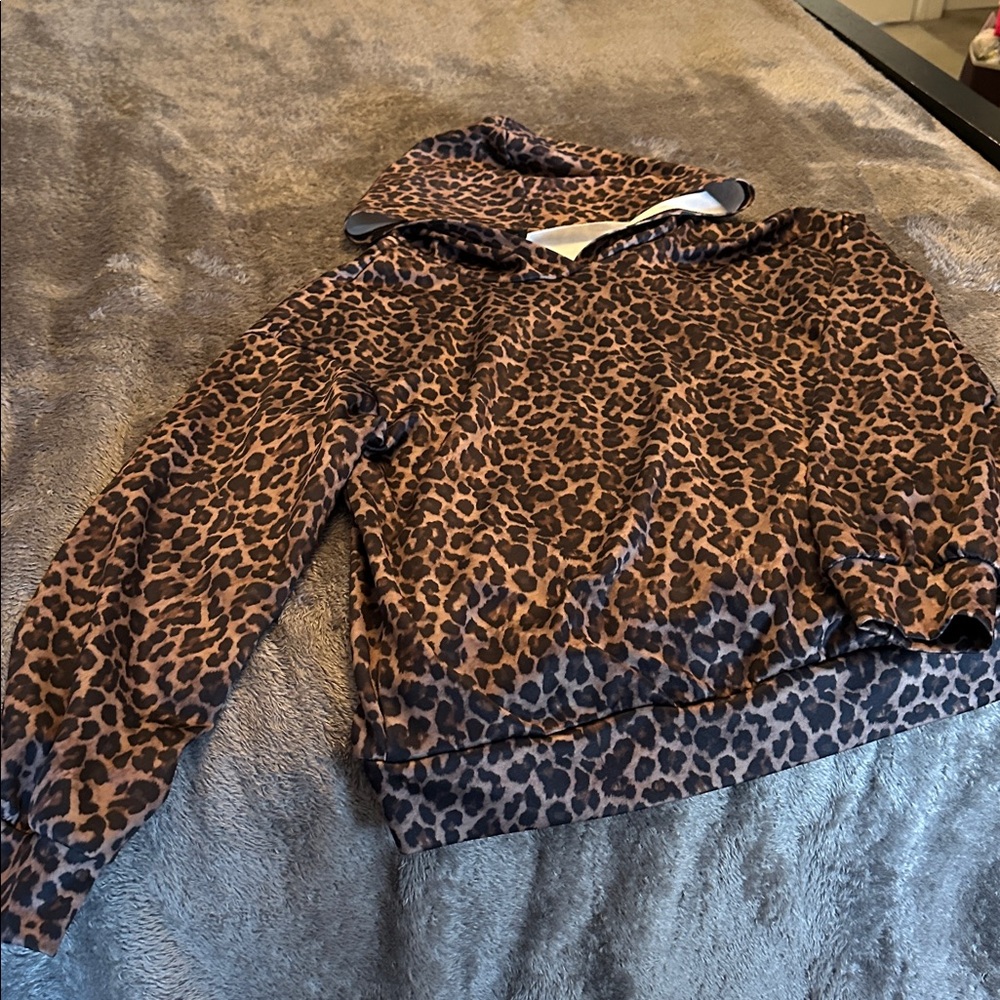 Leopard Pull Over Sweatshirt - Picture 2 of 3